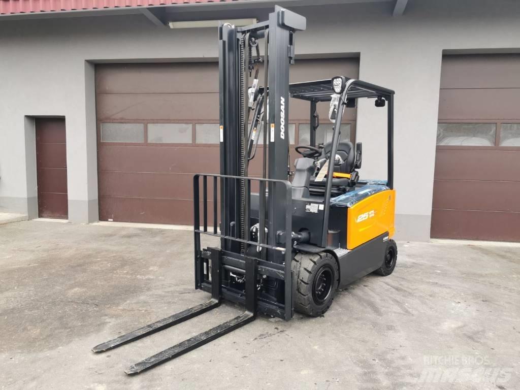 Doosan B25S-7 Elektriniai šakiniai krautuvai
