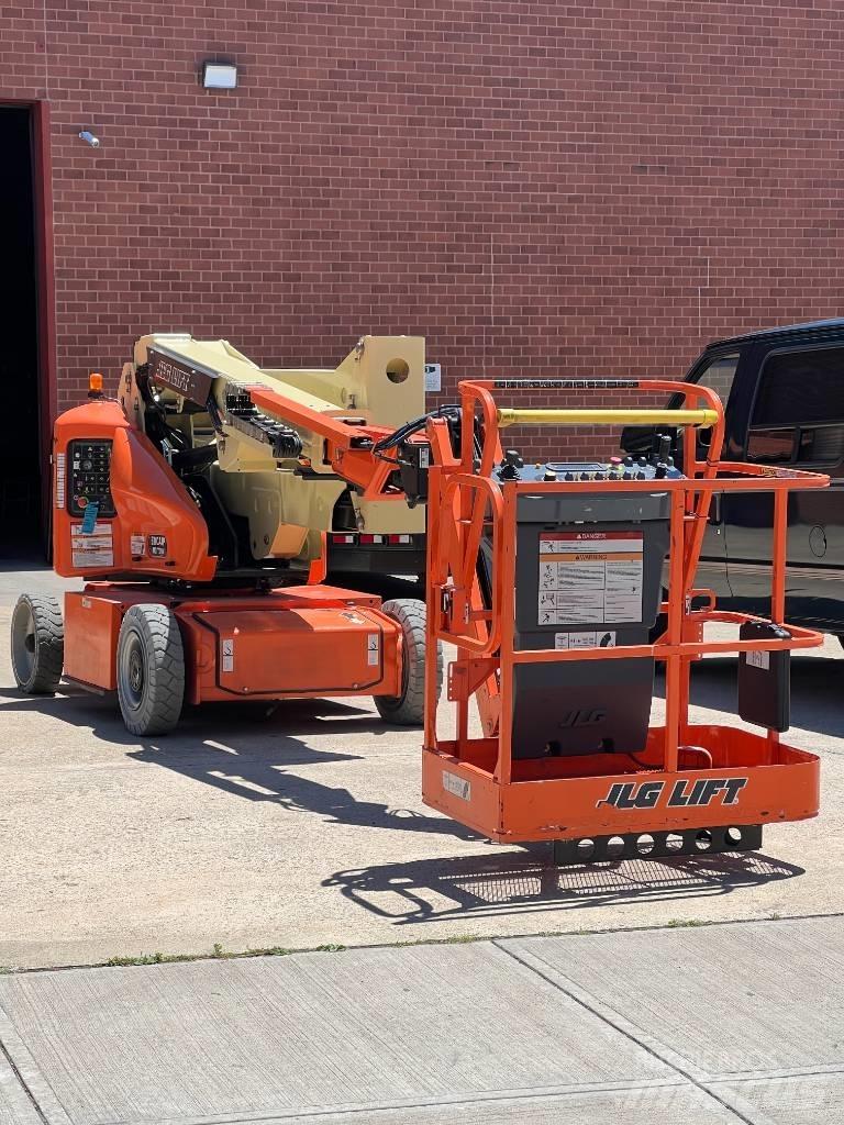 JLG E 400 AJPN Alkūniniai keltuvai