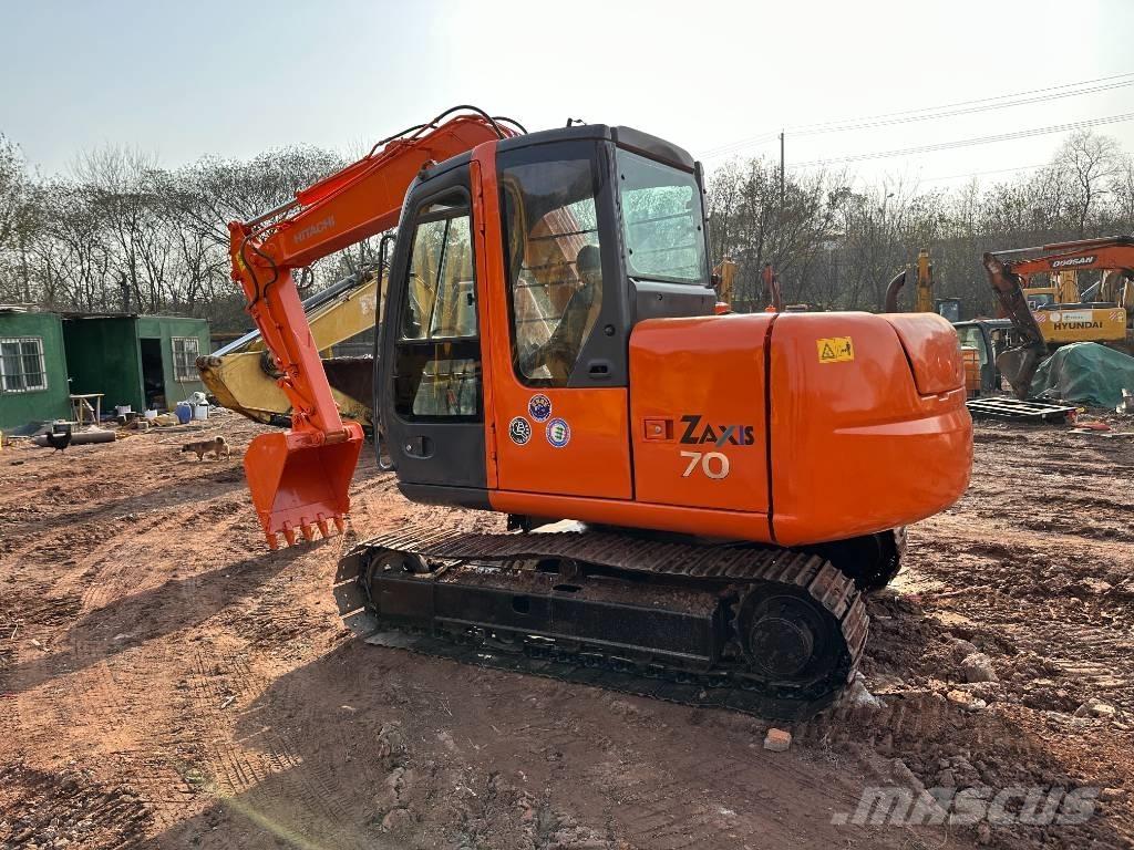 Hitachi ZX 70 Vidutinės galios ekskavatoriai 7-12 t