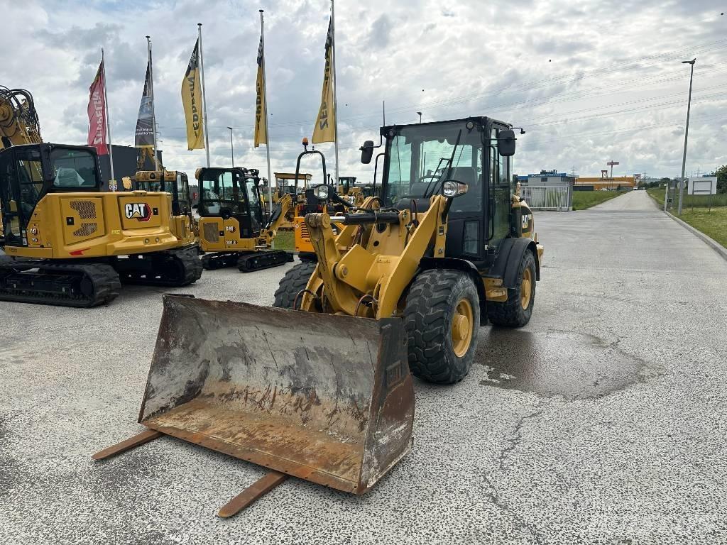 CAT 906 Naudoti ratiniai krautuvai