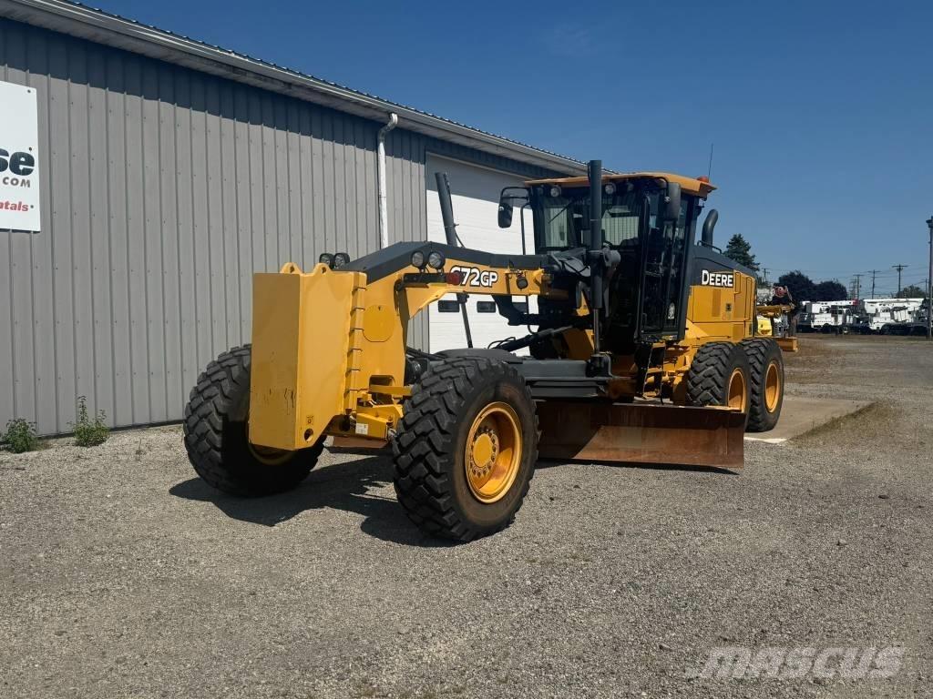 John Deere 672 GP Greideriai