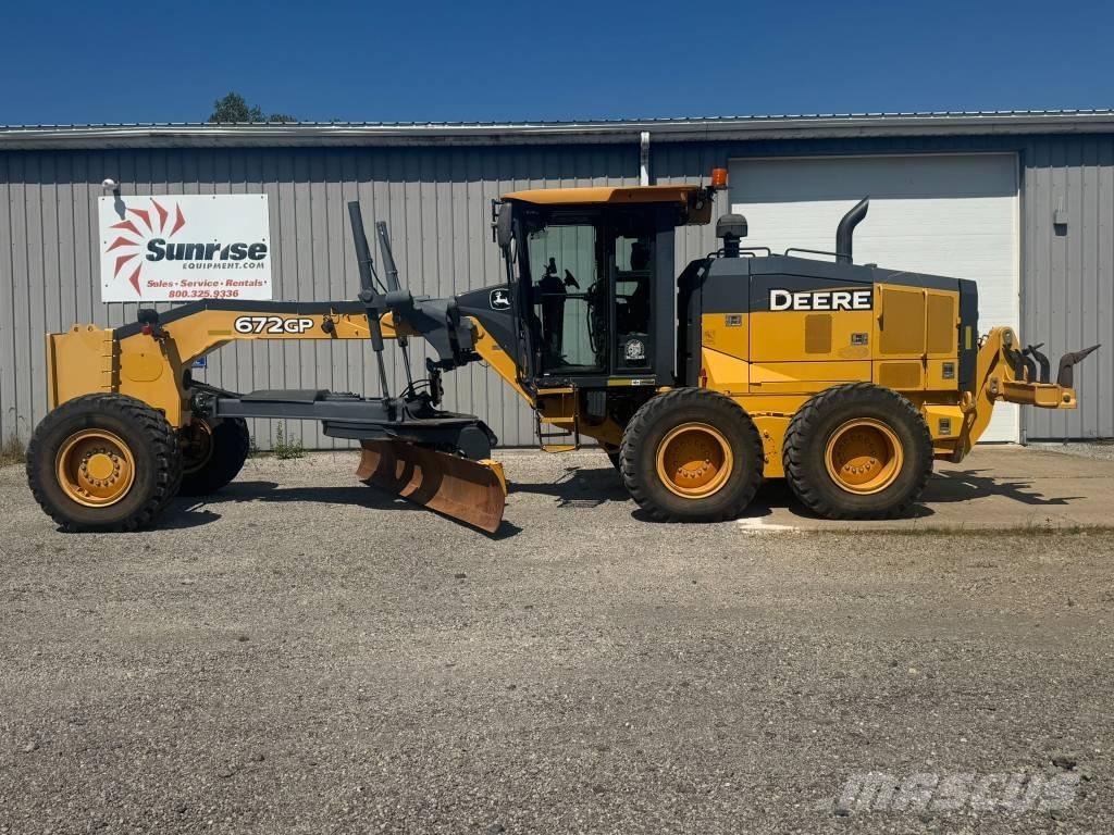 John Deere 672 GP Greideriai