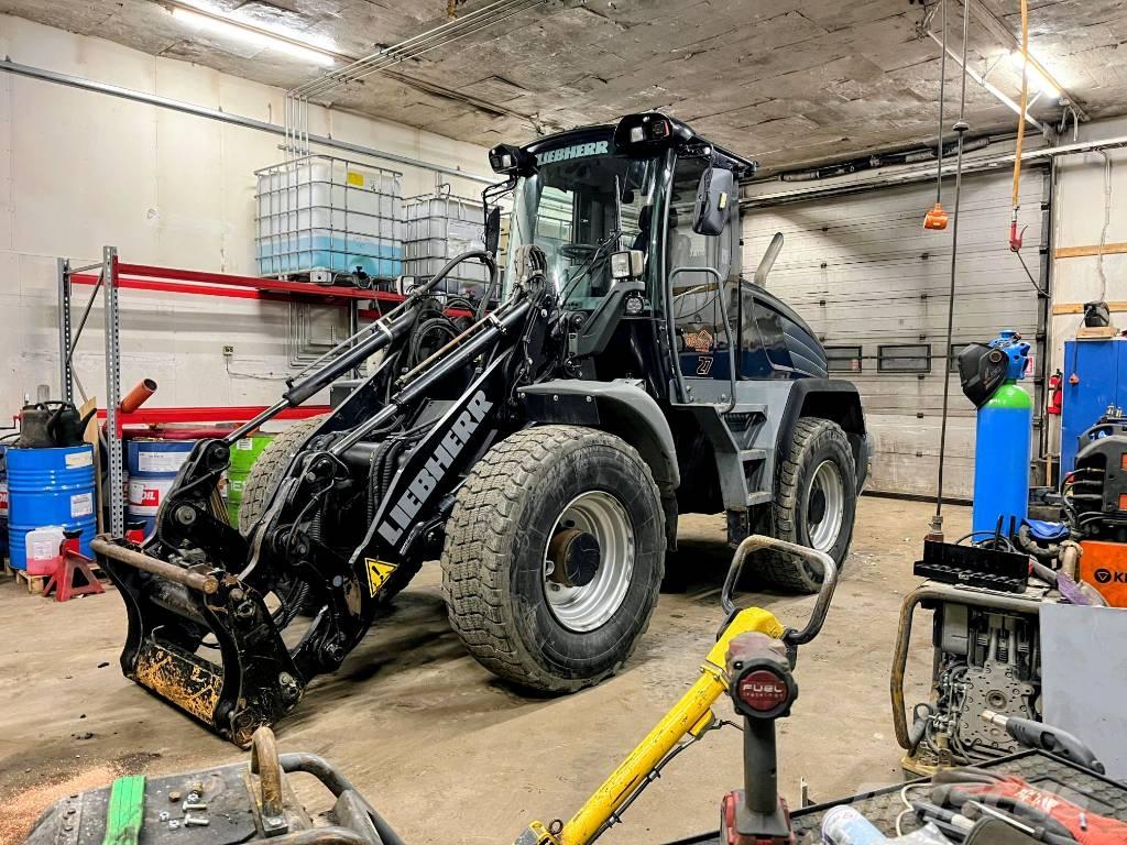 Liebherr L 524 Naudoti ratiniai krautuvai