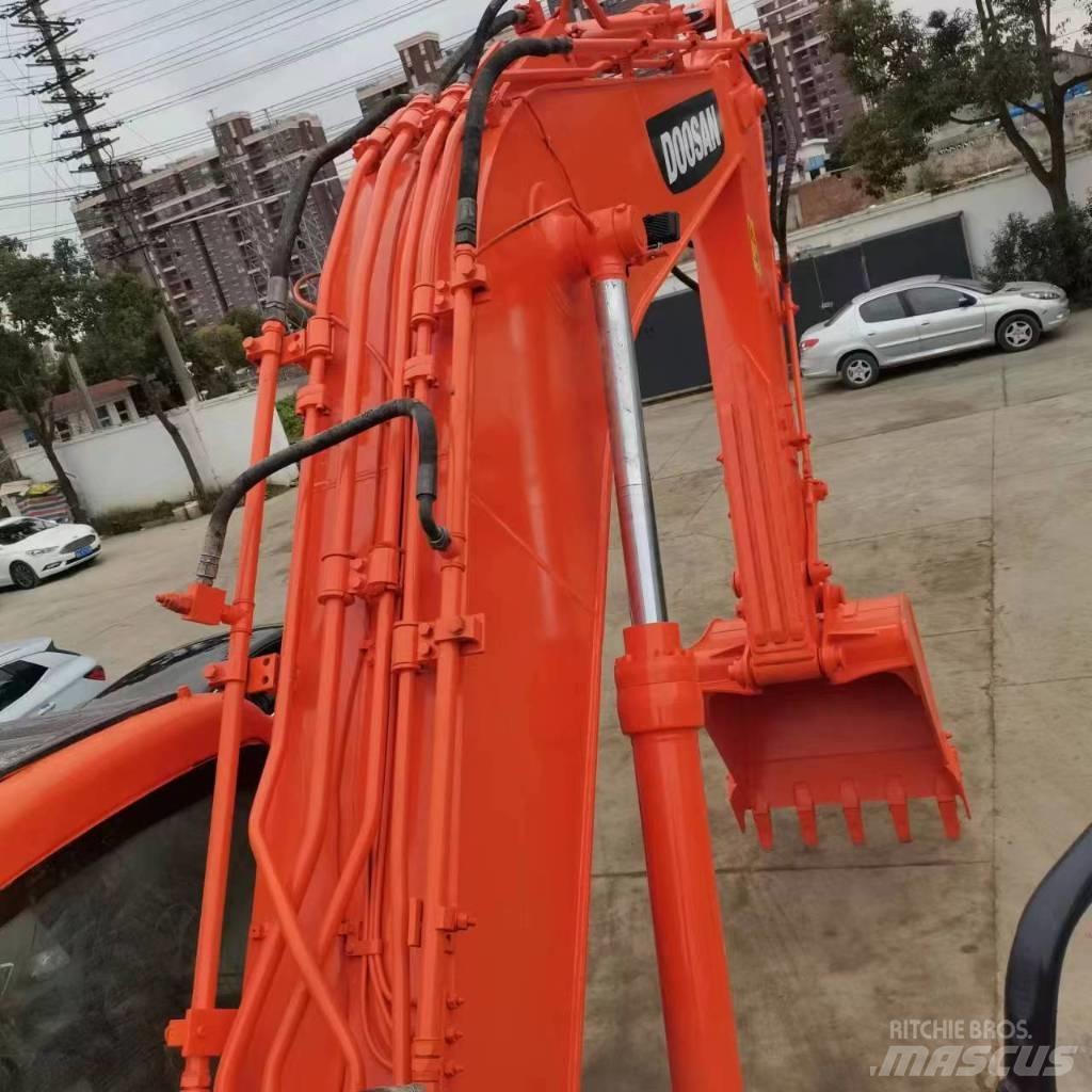 Doosan DX 225 LC Vikšriniai ekskavatoriai