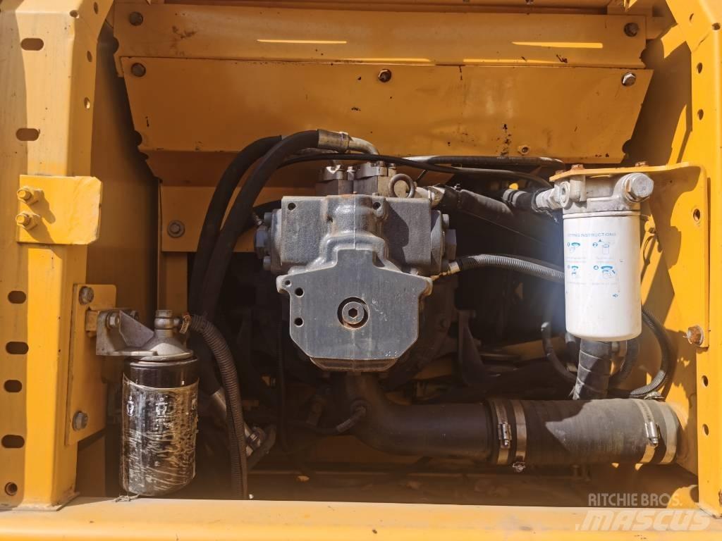 Komatsu PC 220-7 Vikšriniai ekskavatoriai