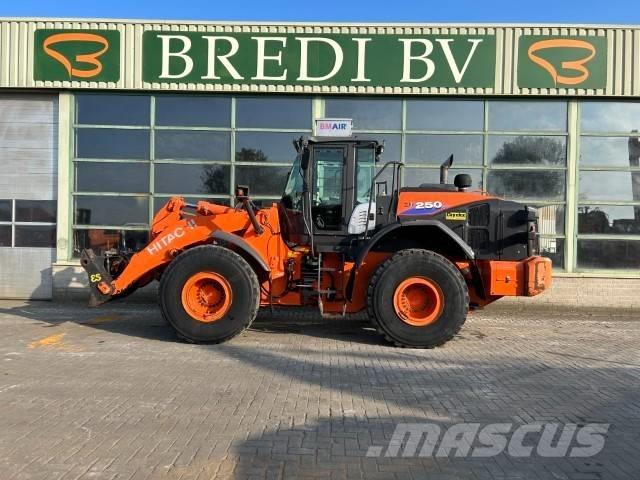 Hitachi ZW 250-6 Naudoti ratiniai krautuvai