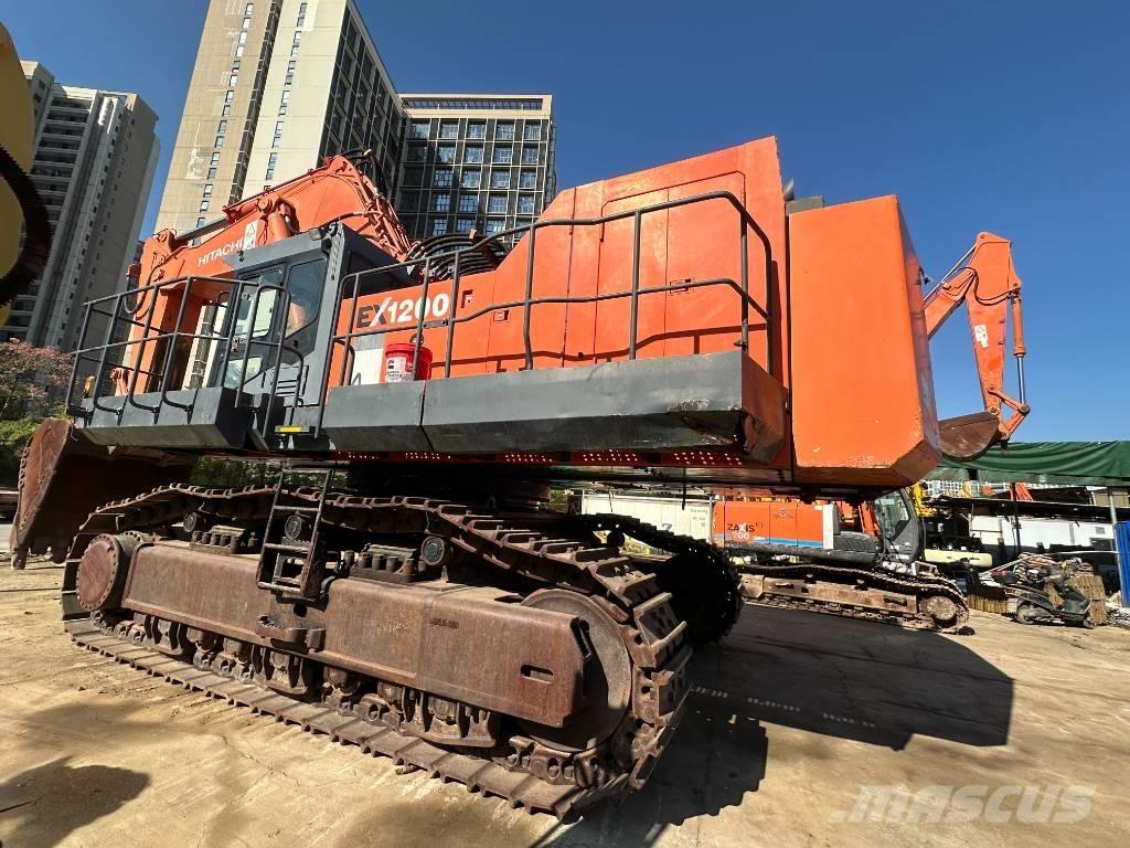 Hitachi EX 1200 Vikšriniai ekskavatoriai