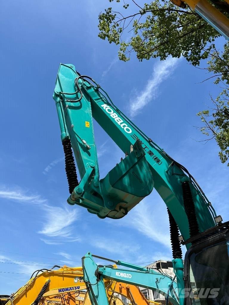 Kobelco SK 200 Vikšriniai ekskavatoriai
