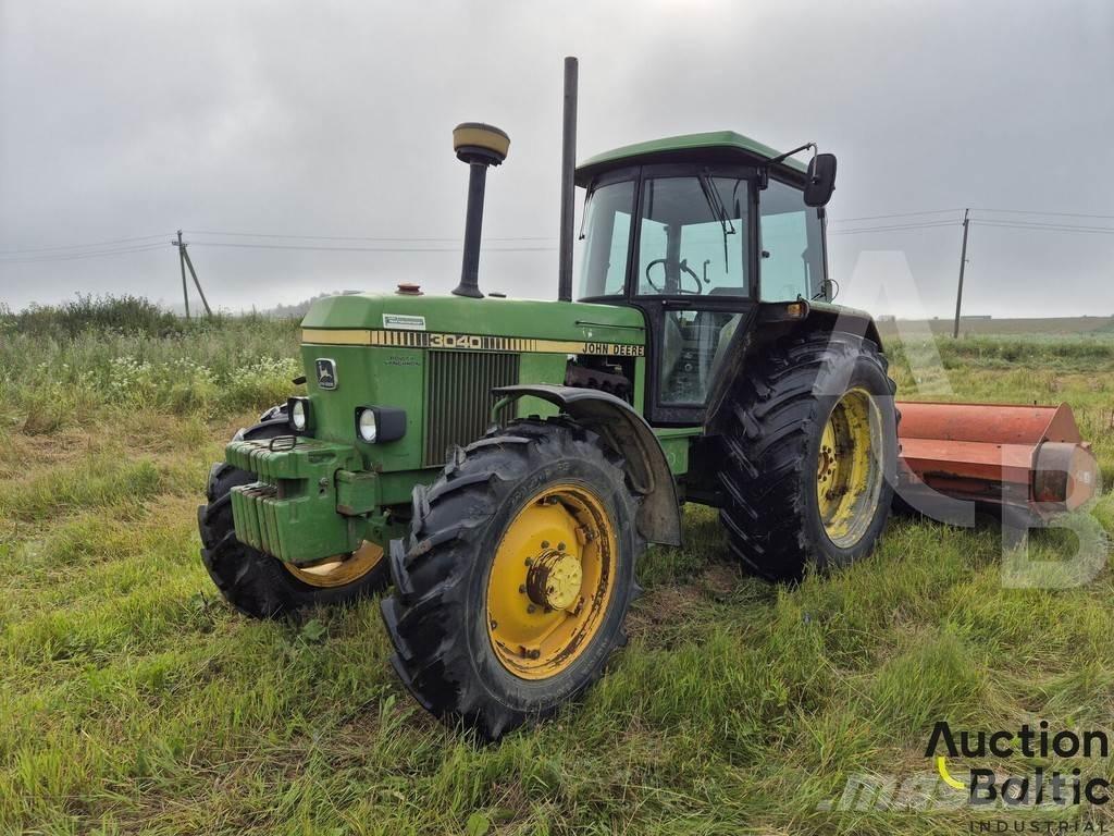 John Deere MFWD Traktoriai