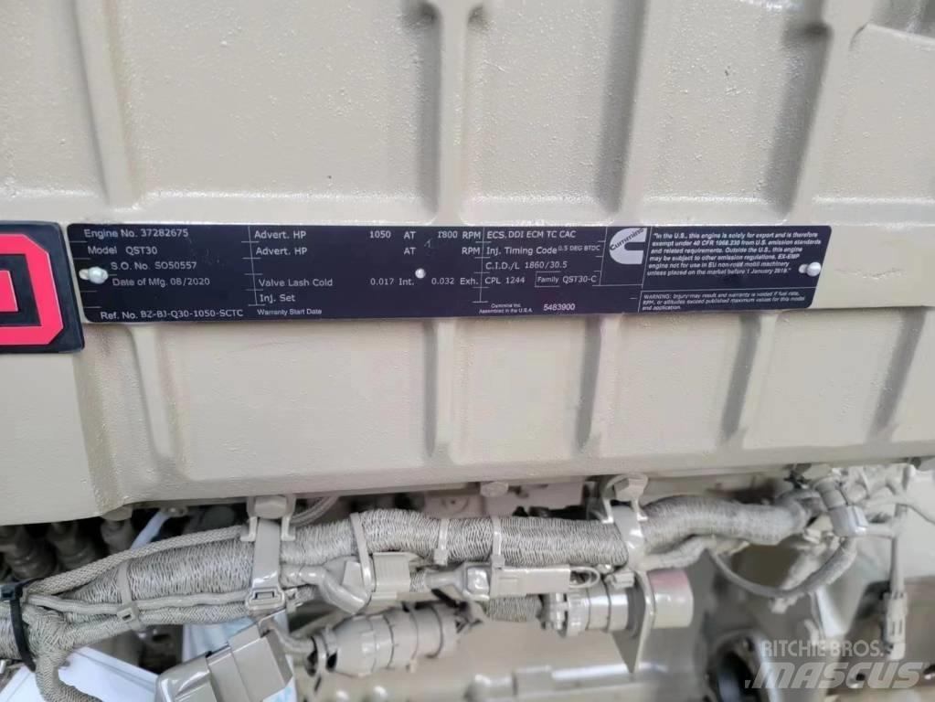 Cummins QST30 Varikliai