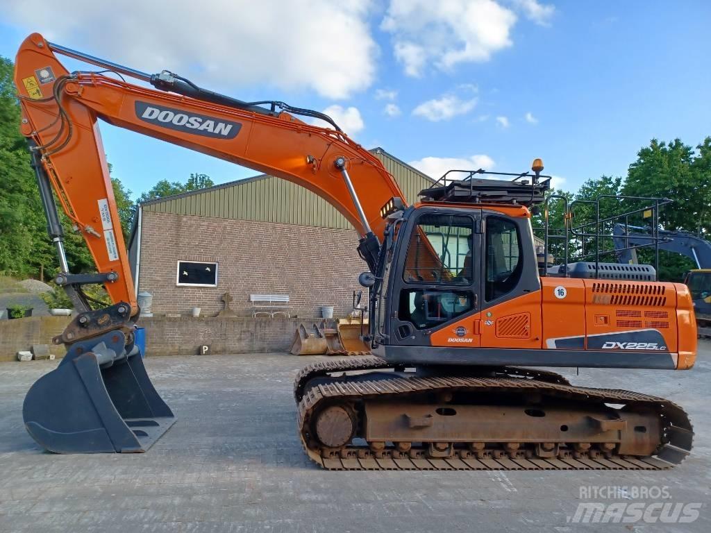 Doosan DX 225 LC-5 Vikšriniai ekskavatoriai