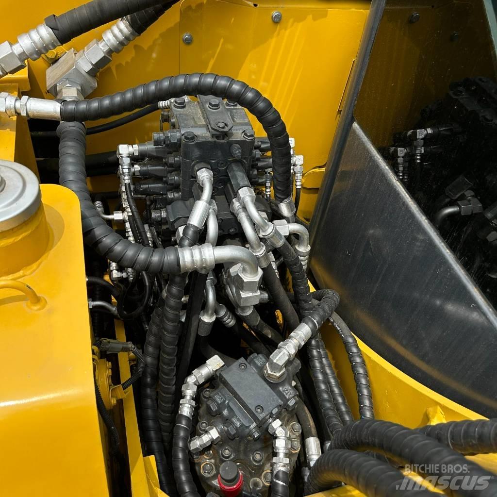 Komatsu 70-8 Vikšriniai ekskavatoriai