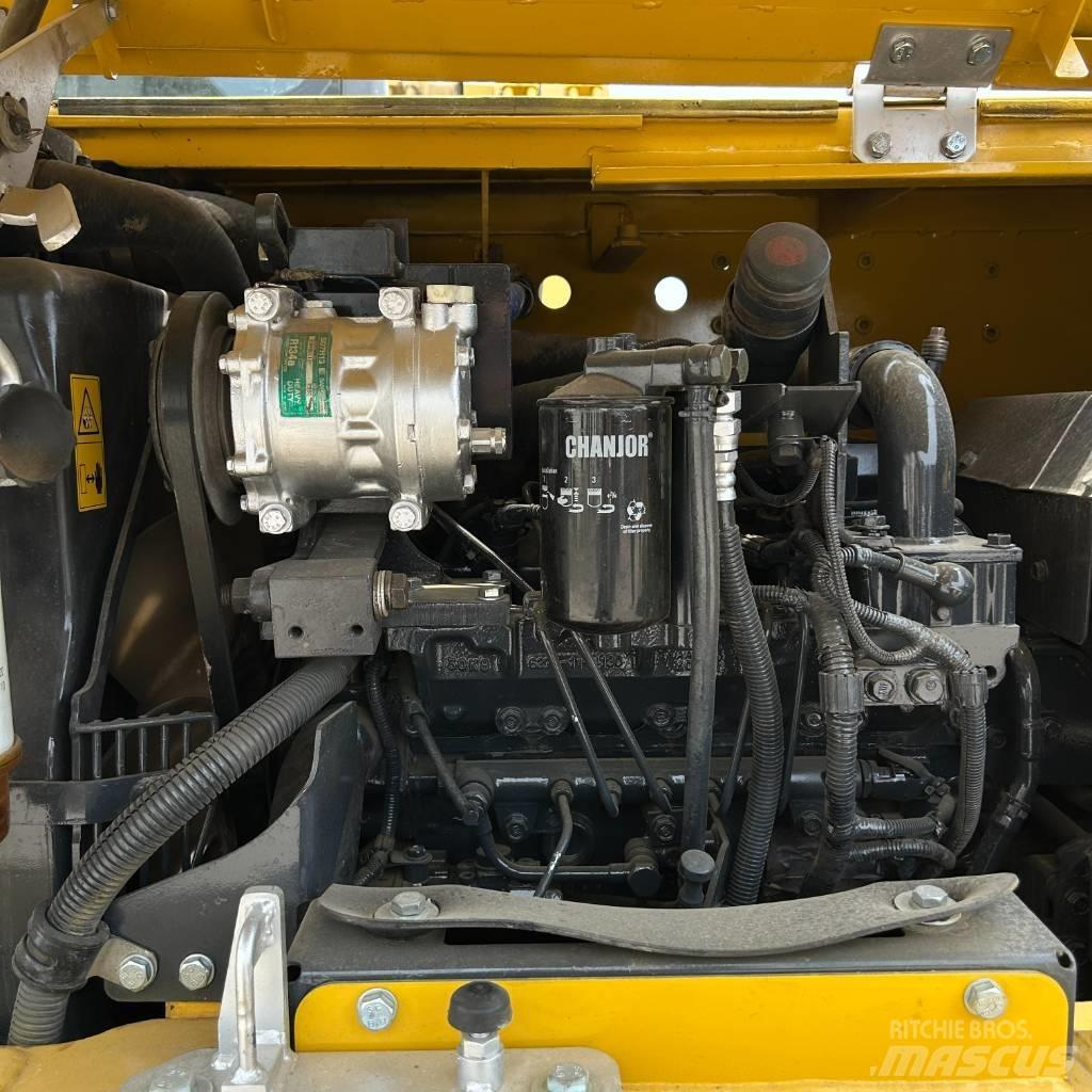 Komatsu 70-8 Vikšriniai ekskavatoriai