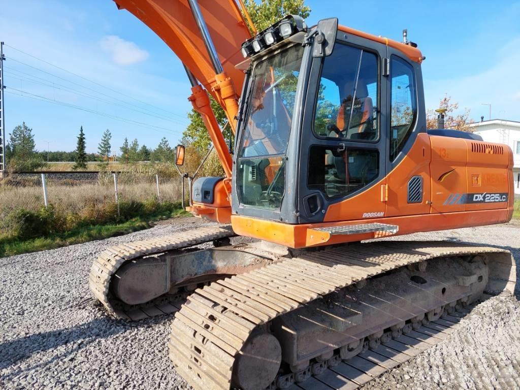 Doosan DX 225 LC Vikšriniai ekskavatoriai