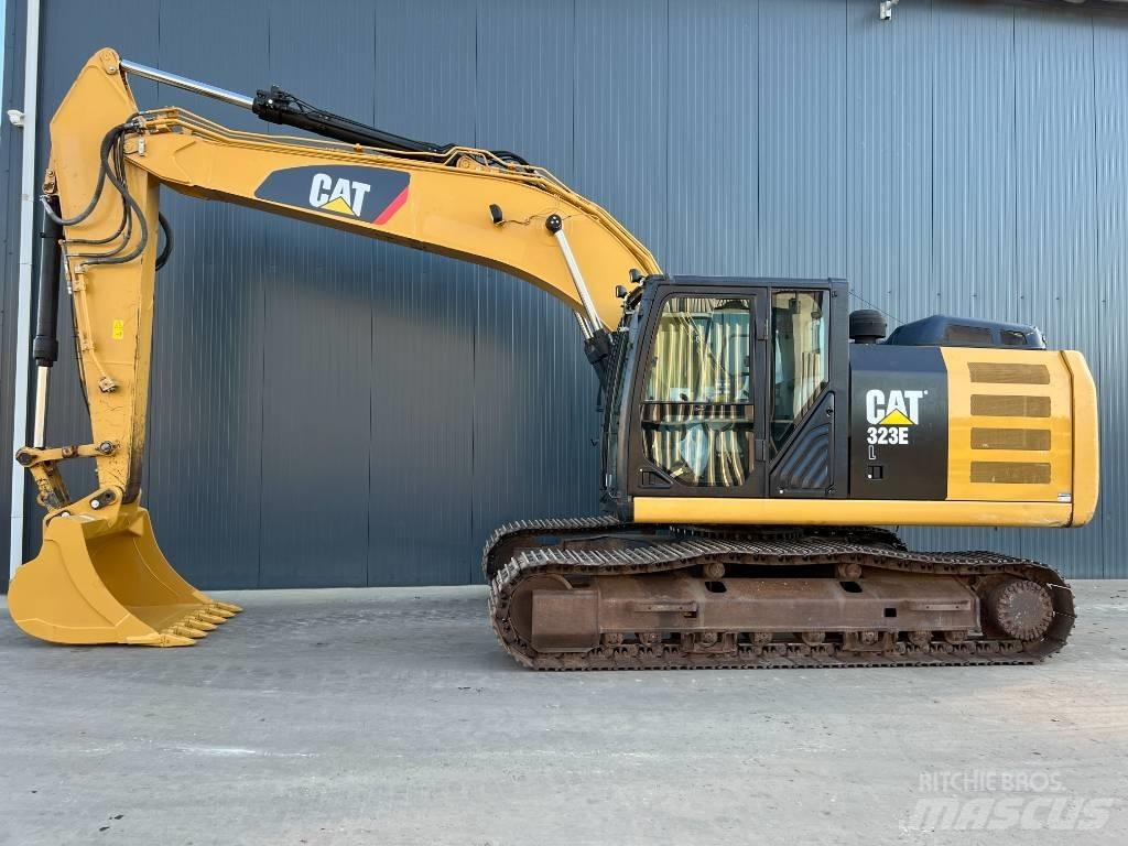 CAT 323E L Vikšriniai ekskavatoriai