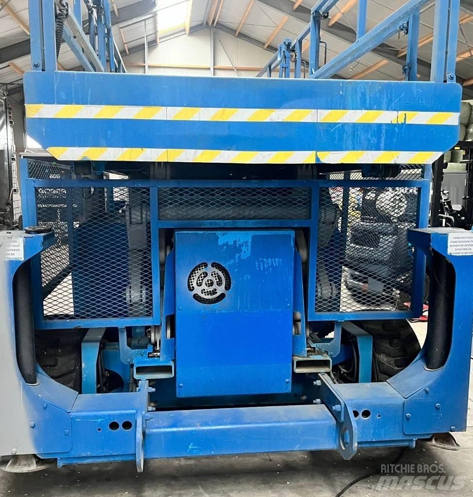 Genie GS 4390 RT Žirkliniai keltuvai