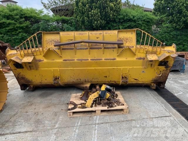 Komatsu D 155 AXI-8 Vikšriniai buldozeriai
