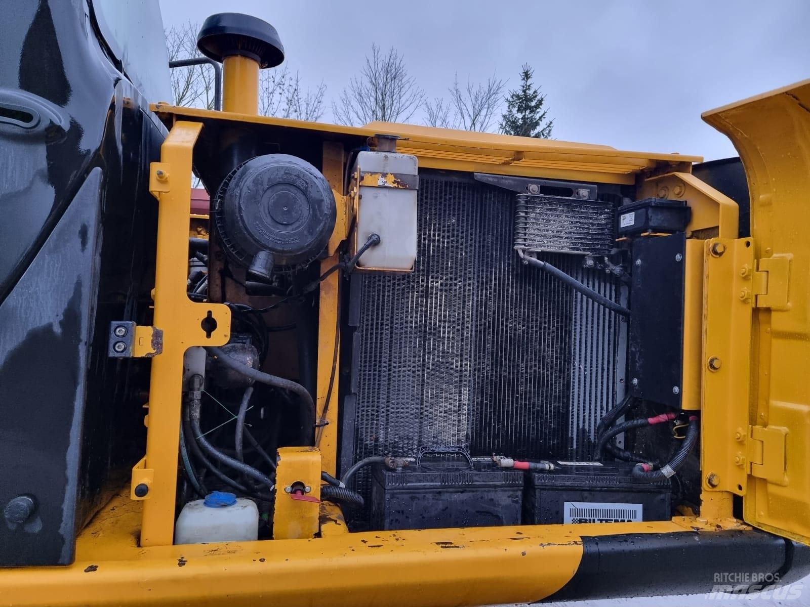 JCB JS 160 LC Vikšriniai ekskavatoriai