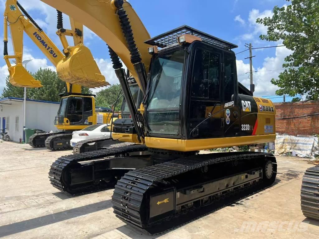 CAT 323 D L Vikšriniai ekskavatoriai