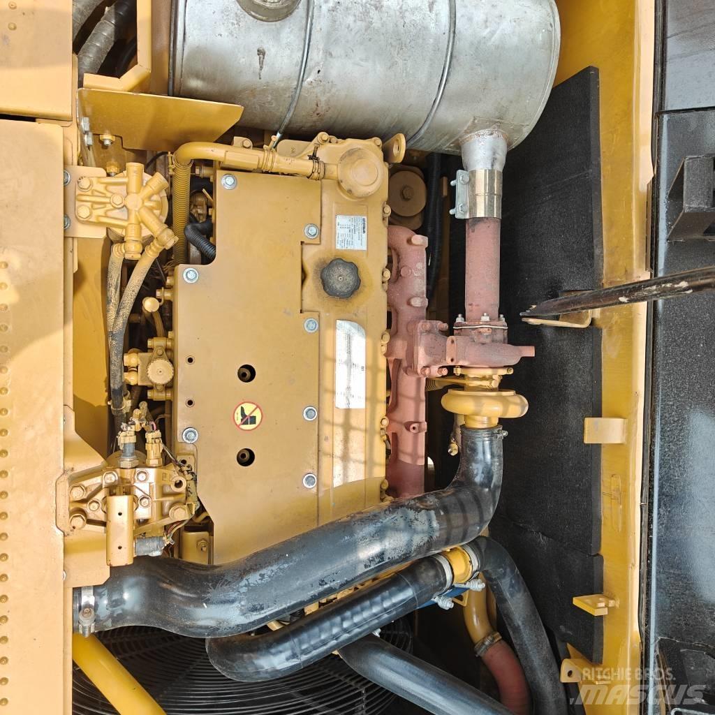 CAT 323 D L Vikšriniai ekskavatoriai