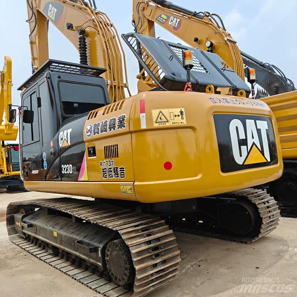CAT 323 D L Vikšriniai ekskavatoriai