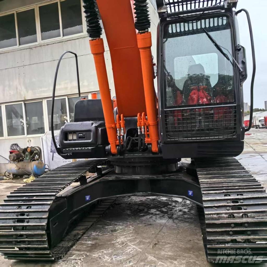 Hitachi ZX 200-3 G Vikšriniai ekskavatoriai