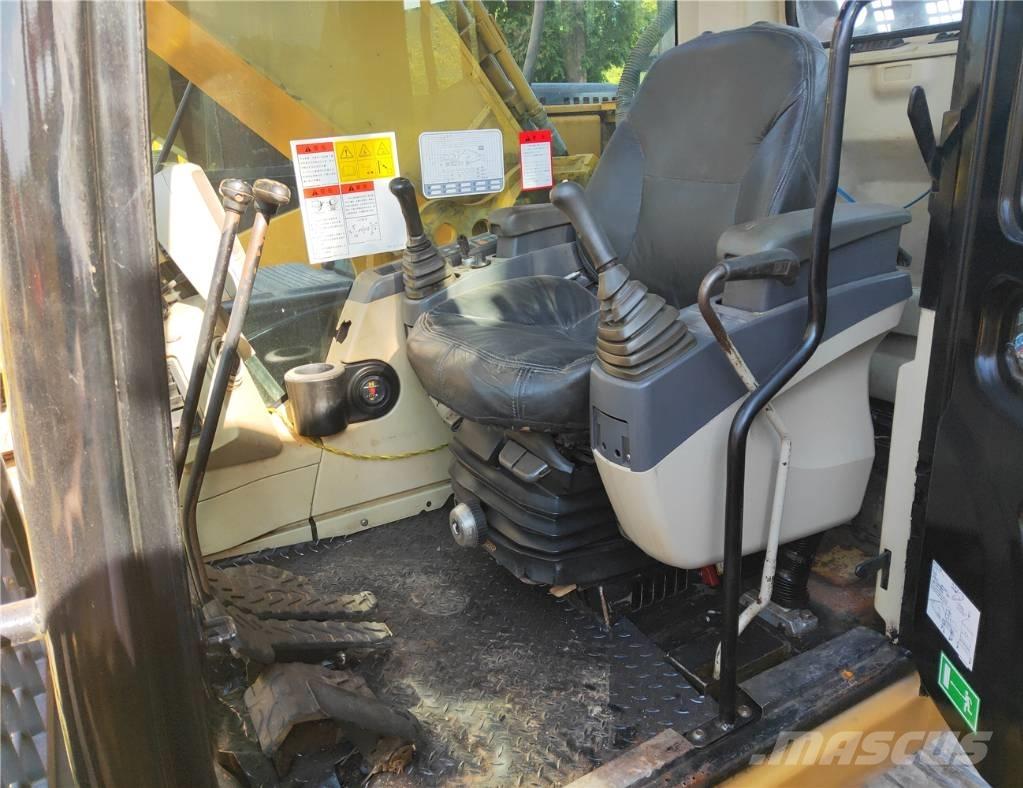 CAT 325C Vikšriniai ekskavatoriai