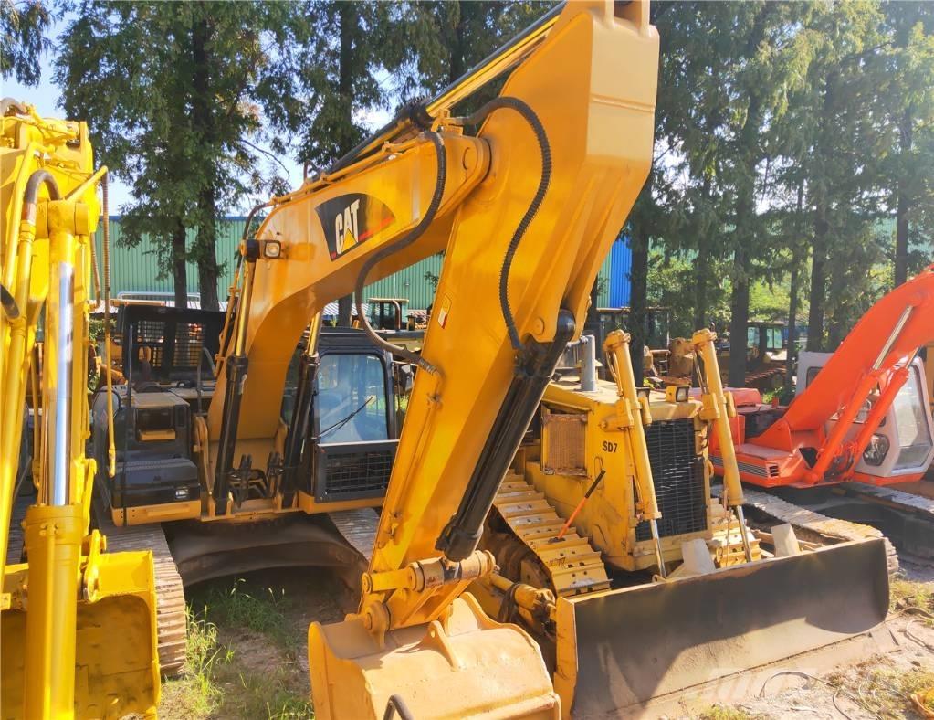 CAT 325C Vikšriniai ekskavatoriai