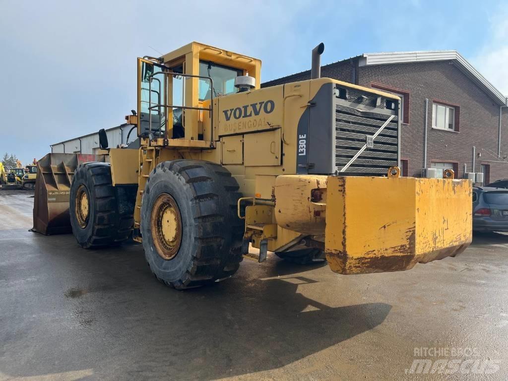 Volvo L 330 E Naudoti ratiniai krautuvai