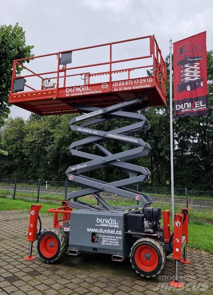 SkyJack SJ68832 RTE Žirkliniai keltuvai