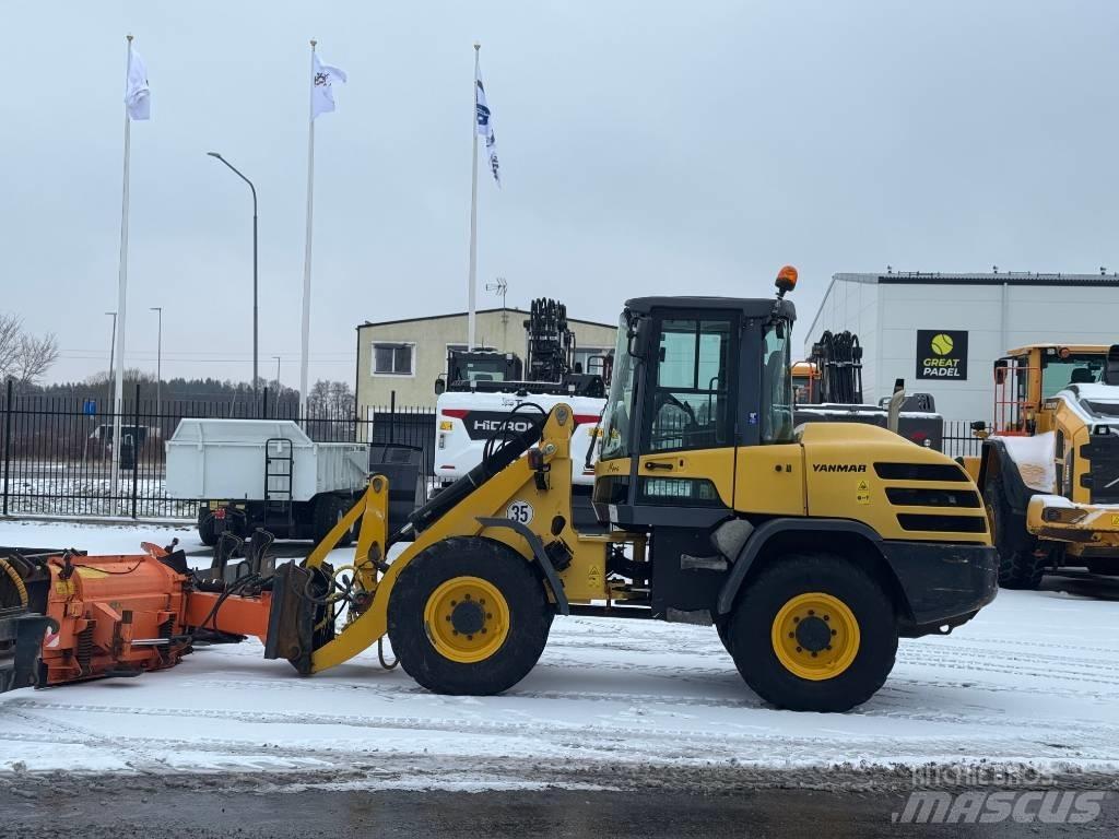 Yanmar V 120 Naudoti ratiniai krautuvai
