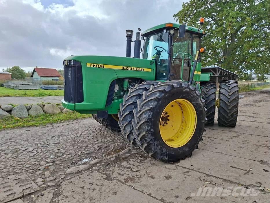John Deere 9300 Traktoriai