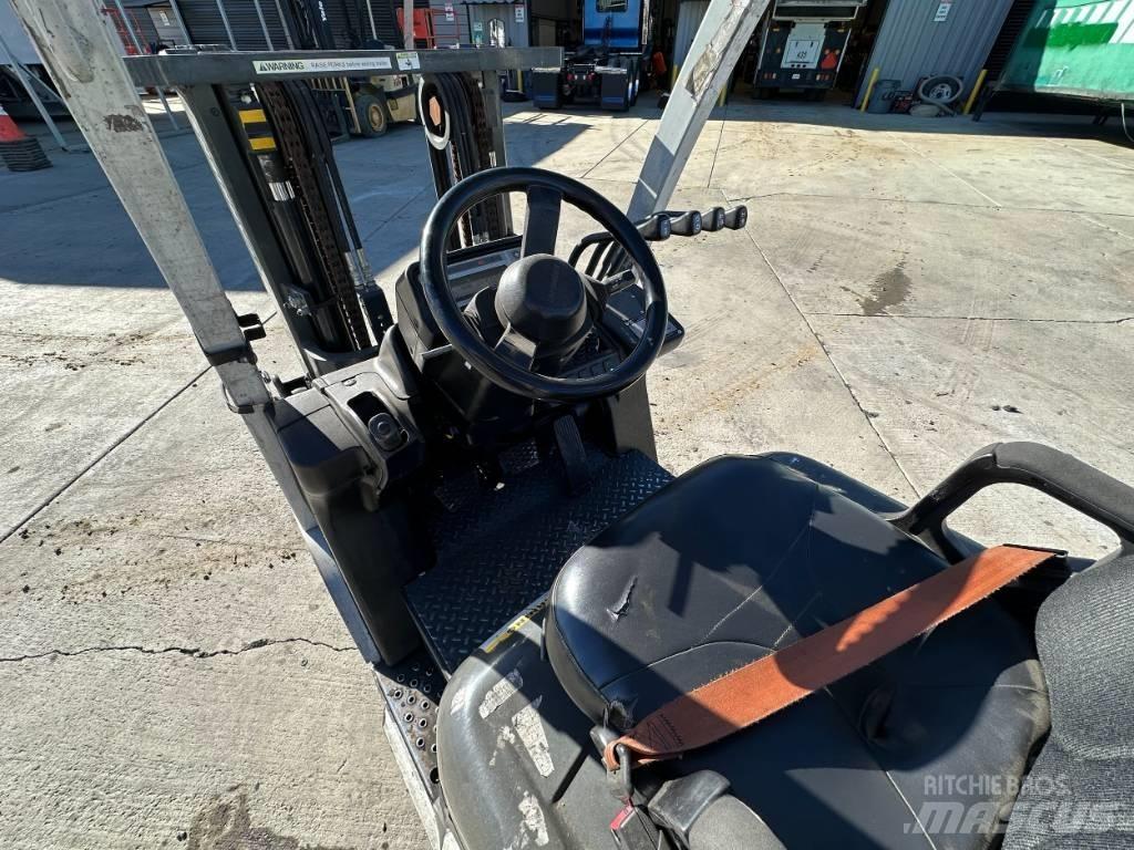 Nissan MCP1 Šakiniai krautuvai - Kita