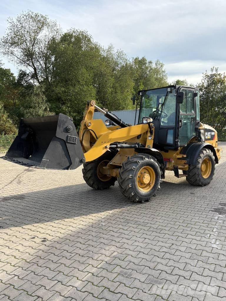 CAT 908M Naudoti ratiniai krautuvai