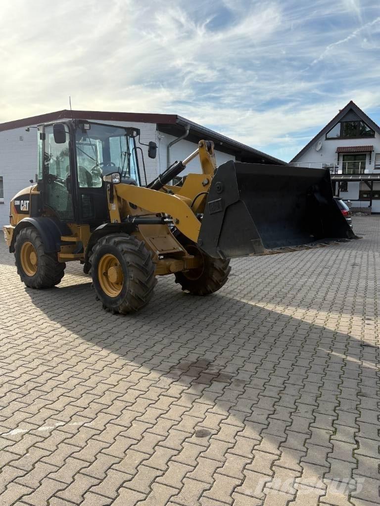 CAT 908M Naudoti ratiniai krautuvai