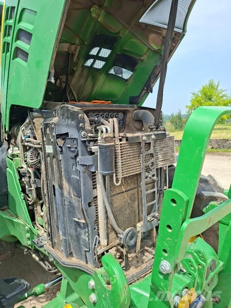 John Deere 6110M Traktoriai