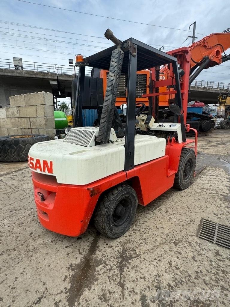 Nissan WF03A35U Dyzeliniai krautuvai