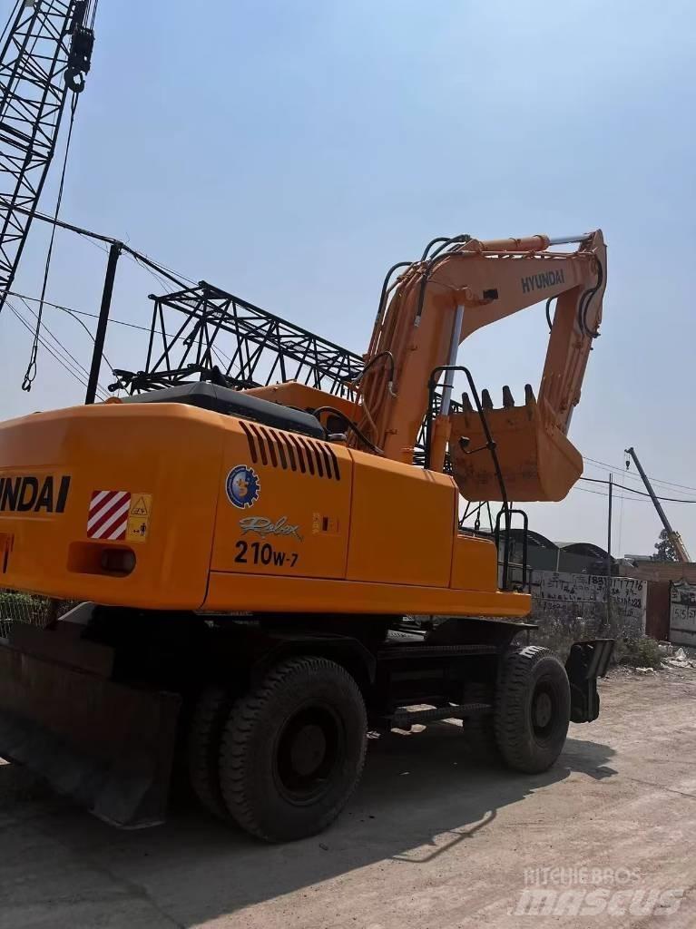 Hyundai 210w-9 Ratiniai ekskavatoriai