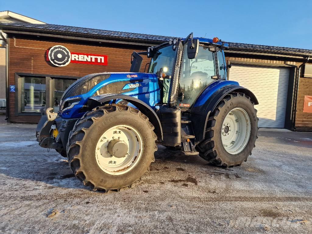Valtra T 215 V Traktoriai