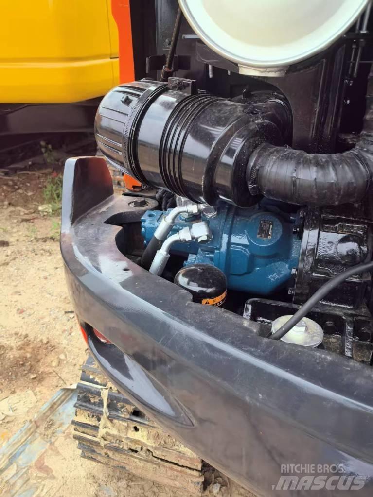 Doosan DX 60 Vikšriniai ekskavatoriai