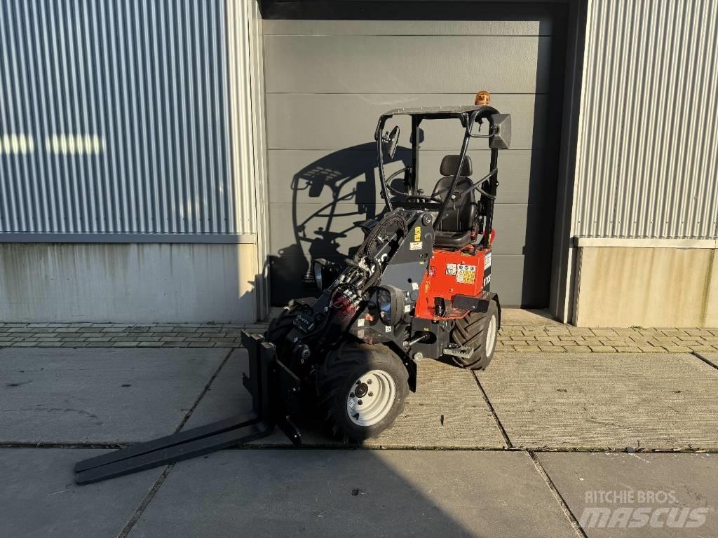 Kubota RT105T-2 Kiti galvijų priežiūros įrengimai