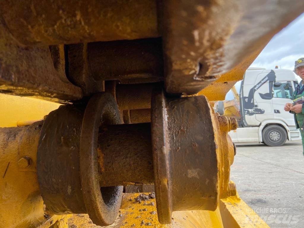CAT D 8 Vikšriniai buldozeriai