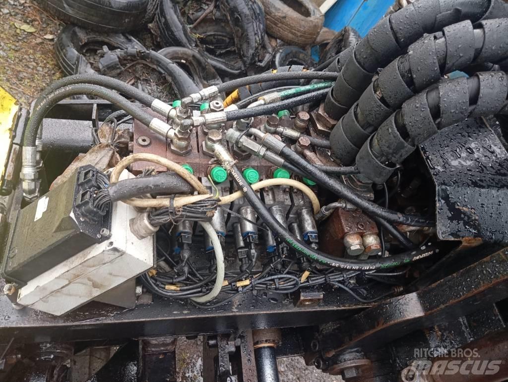 Hyundai 220 HXNLC Ekskavatoriai