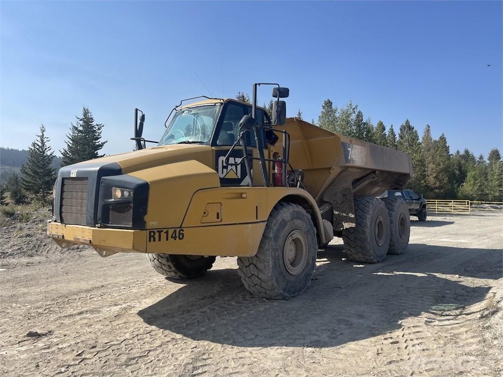 CAT 740B Karjeriniai savivarčiai