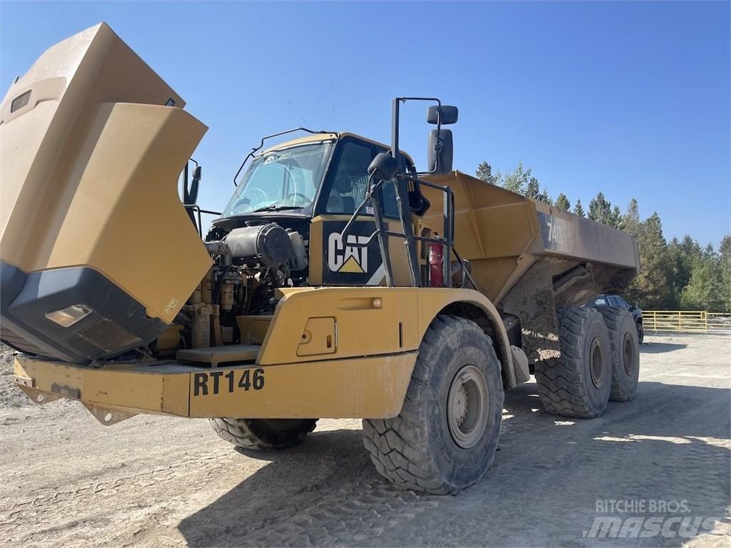 CAT 740B Karjeriniai savivarčiai