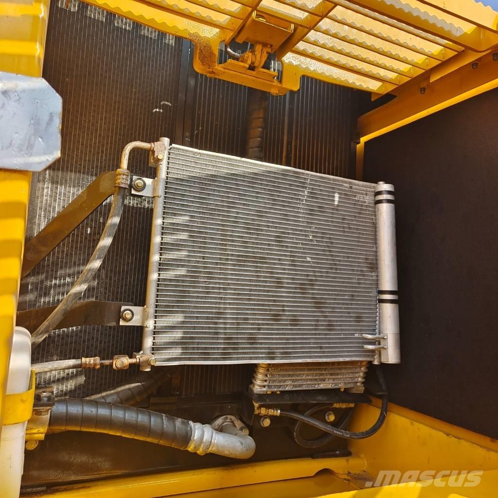 Komatsu PC 200 Vikšriniai ekskavatoriai