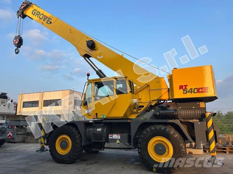 Grove RT540CE Neapdoroto reljefo kranai