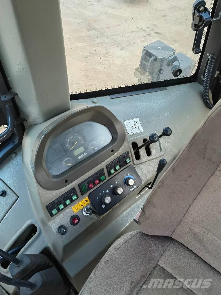 SDLG B877 Ekskavatoriniai krautuvai