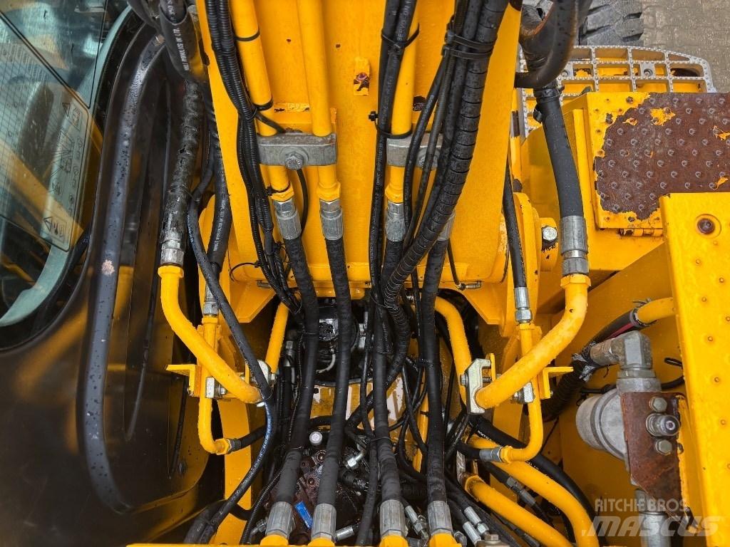 JCB JS 145 W - 160 W Ratiniai ekskavatoriai