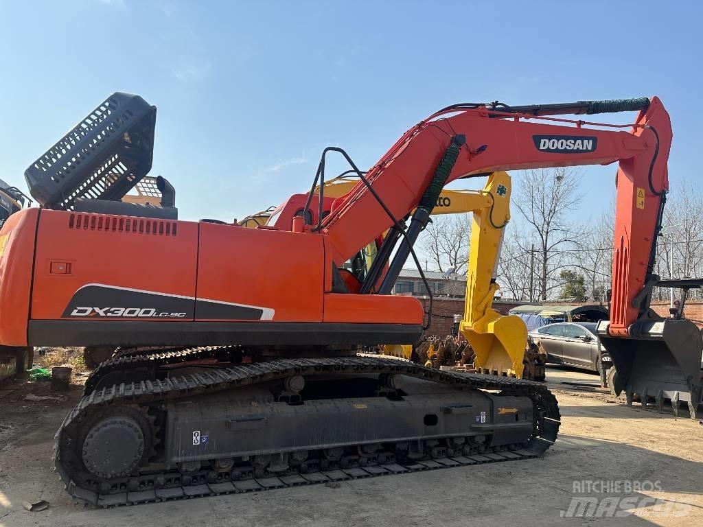 Doosan DX 300 Vikšriniai ekskavatoriai
